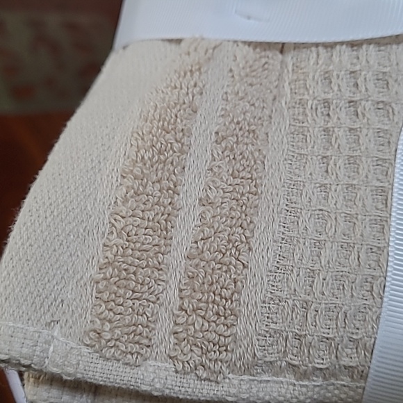 Hotel Balfour Washcloth Set - Picture 5 of 7